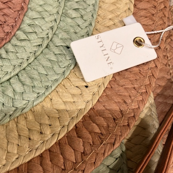 Ayla multicolored cross body and clutch NWT - Picture 4 of 7